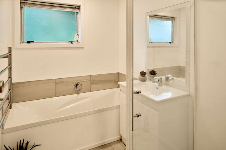 3 Ayton Drive Whitby_13