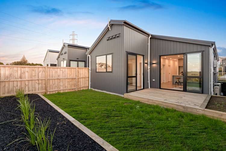 72 Puwha Street Massey_19