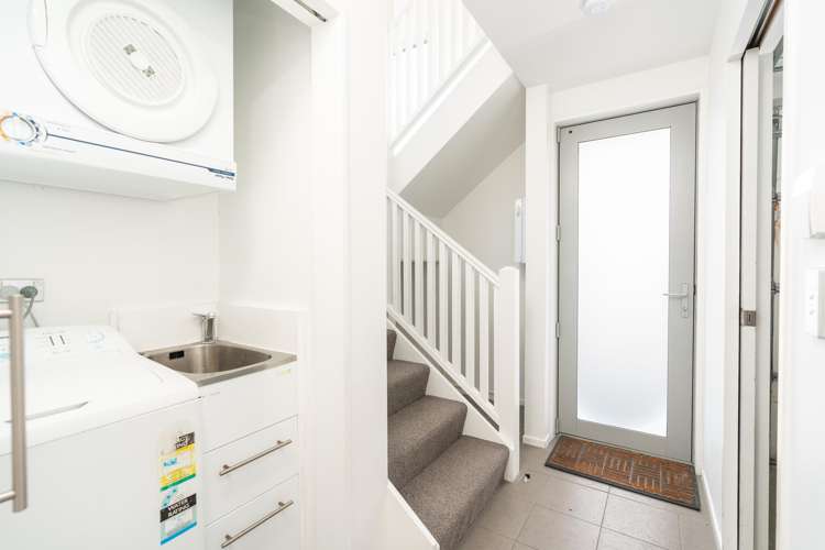 1/12 Agra Crescent Khandallah_14