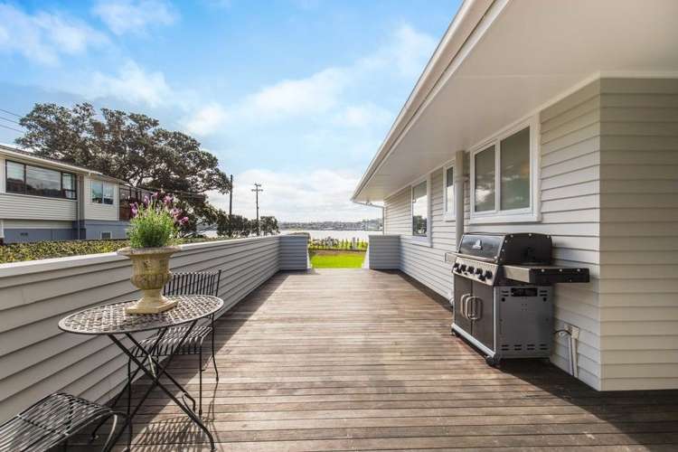 10 Kiwi Esplanade Mangere Bridge_25