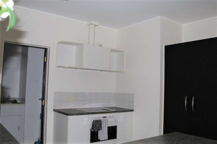 1c/6 Queen Street Palmerston North Central_3