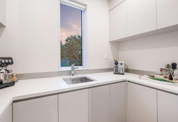 10 Hedge Row Sunnyhills_11