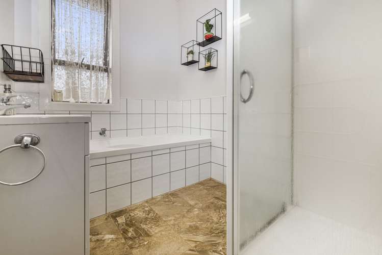 35 Robertson Street Glenholme_9