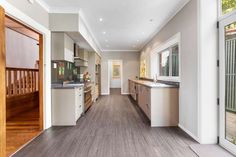 50 Easther Crescent Kew_10