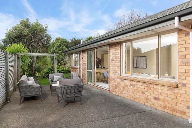 Sunny, stylish and exceptionally convenient