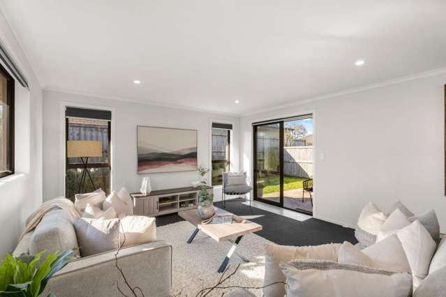 62 Benjamin Avenue Rototuna North_2