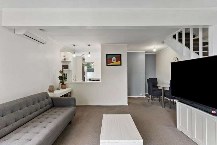 2A Makatote Grove Churton Park_3