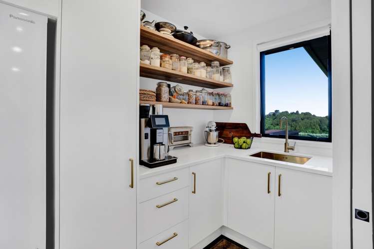 956 Richmond Road Lepperton_9