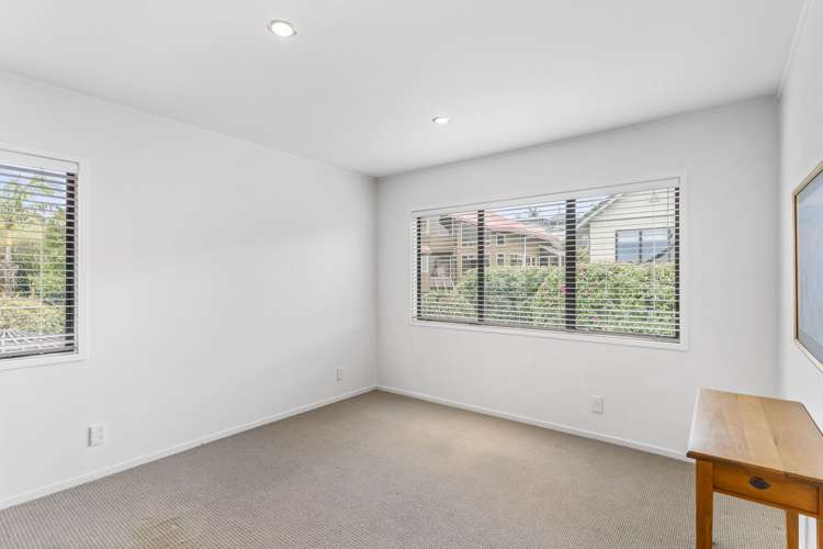 2/28 Orchard Road Waiake_23