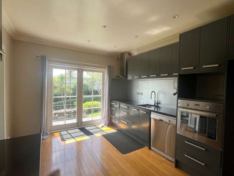 29b West Coast Road Glen Eden_7