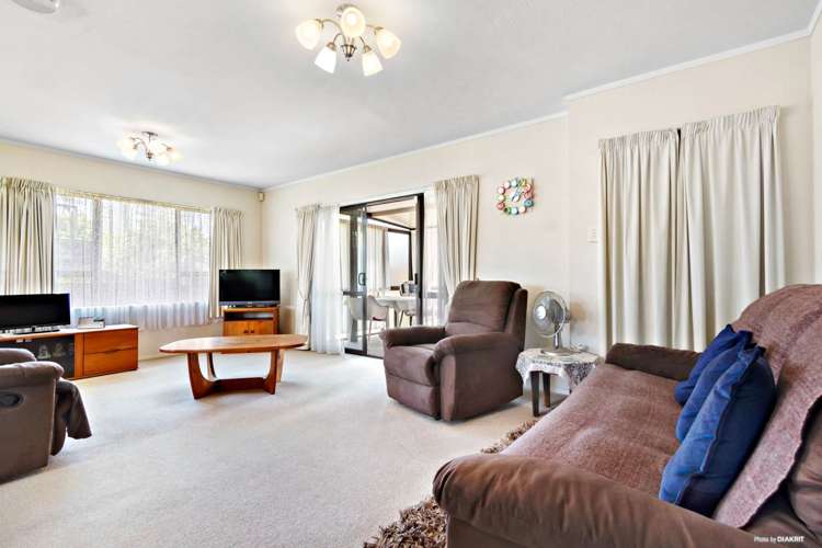 2/9 Clayburn Road Glen Eden_5