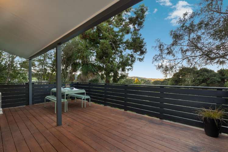 420 Huia Road_5