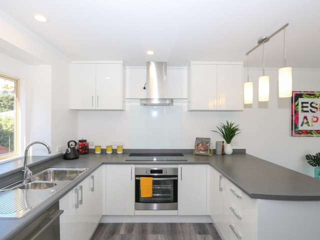 2/33 Hawker Street Mount Victoria_3