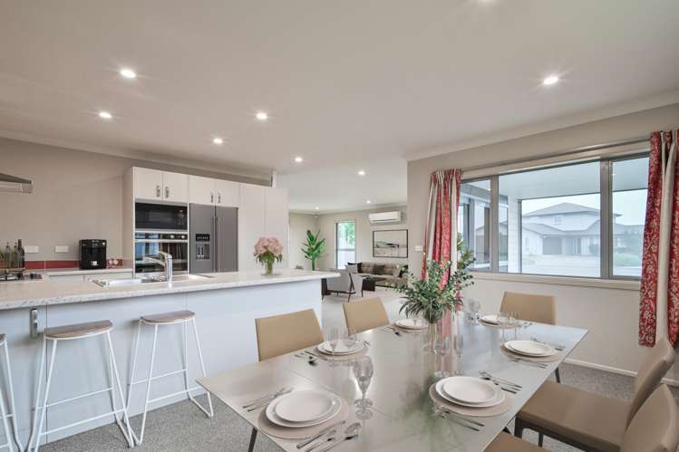 10 Sixty Mile Close Frimley_2