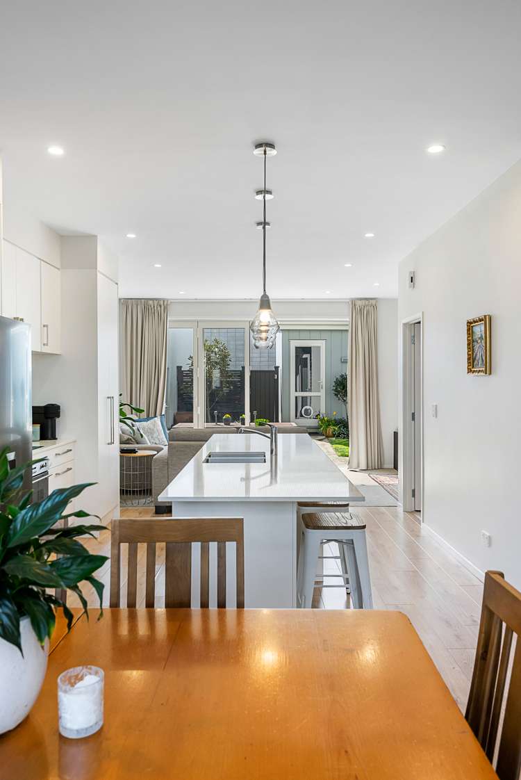 142 Seventh View Avenue Beachlands_37