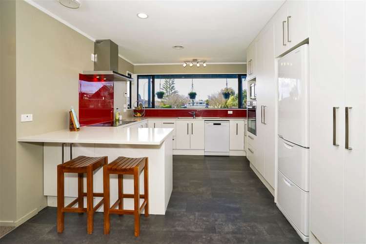 32 Ronald Court Pukete_5