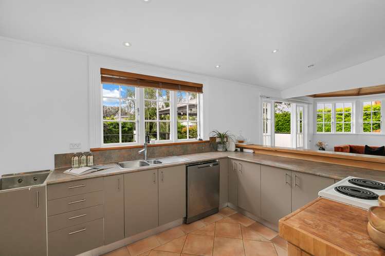 8 Wainui Avenue Point Chevalier_12