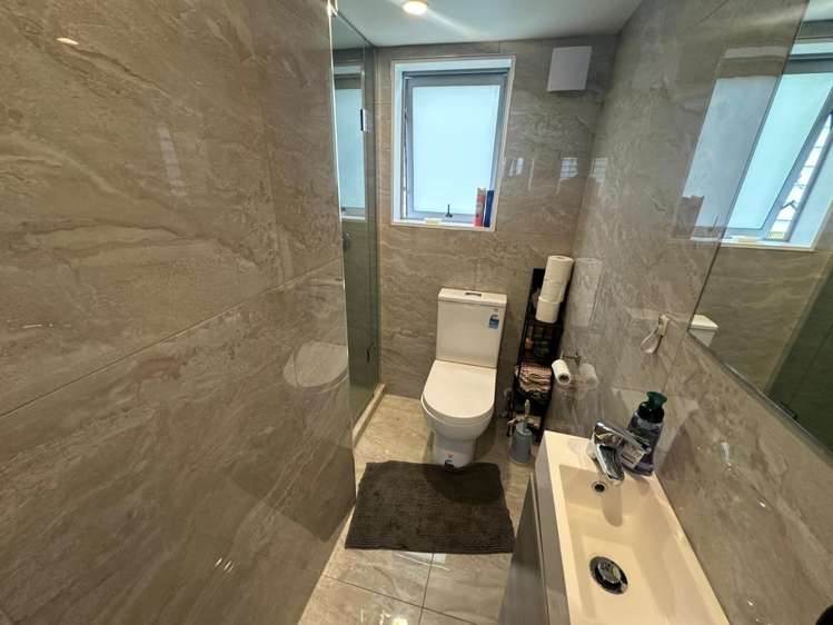 B/271 Te Atatu Road Te Atatu South_12