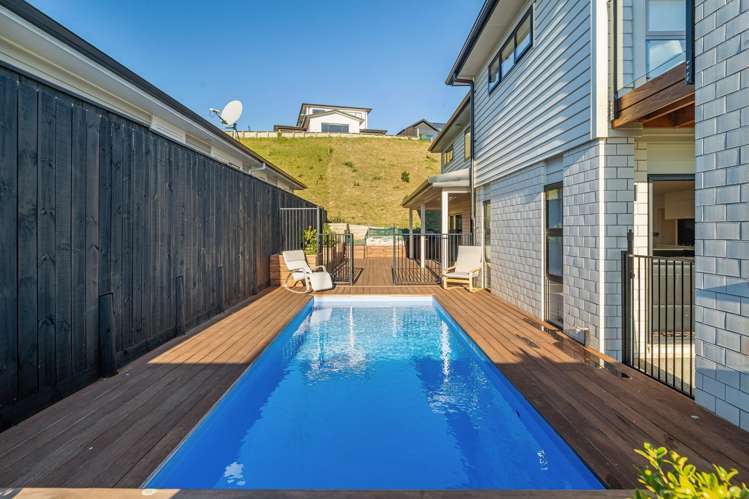 111 Queen Charlotte Drive Aotea_10