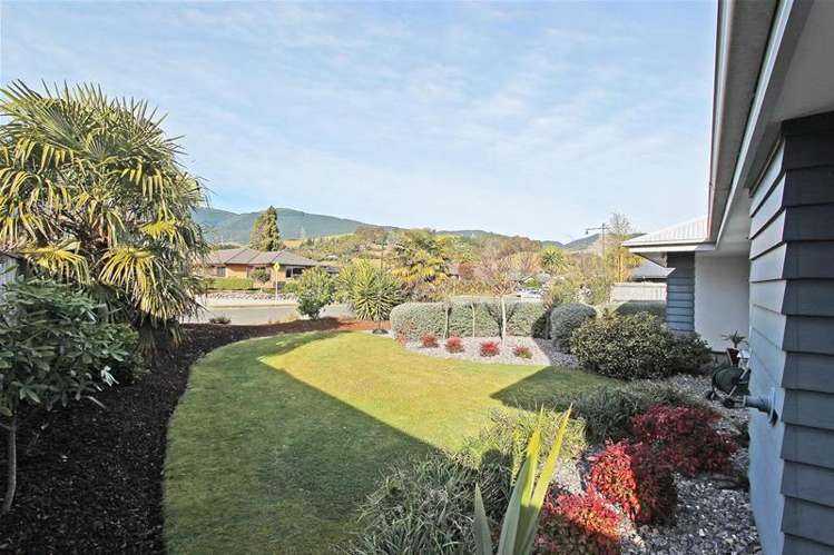 61 Covent Drive Stoke_1