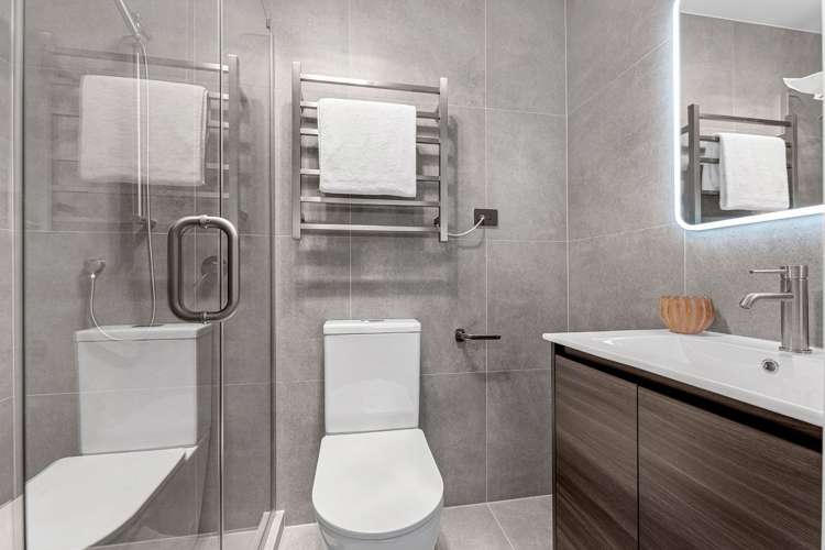 98a Royal Road Massey_7