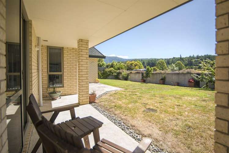 1 Tui Drive Picton_12
