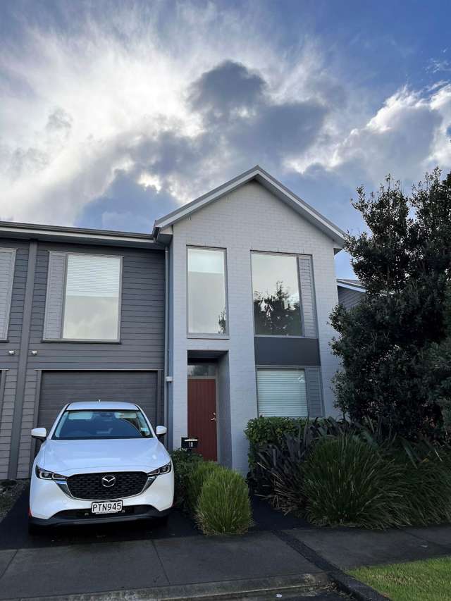 Great Family Home in the heart of Hobsonville ...