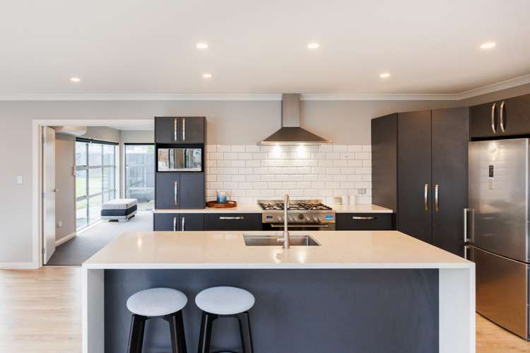 7 Galea Grove Kelvin Grove_6