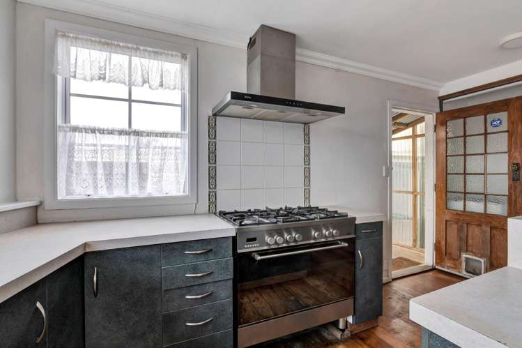 76 South Road Manaia_8