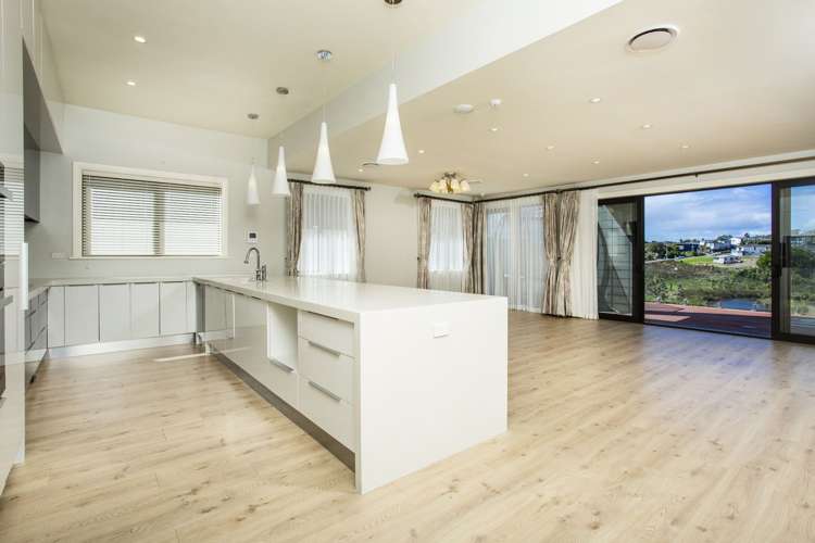 8 Remuremu Street Long Bay_9