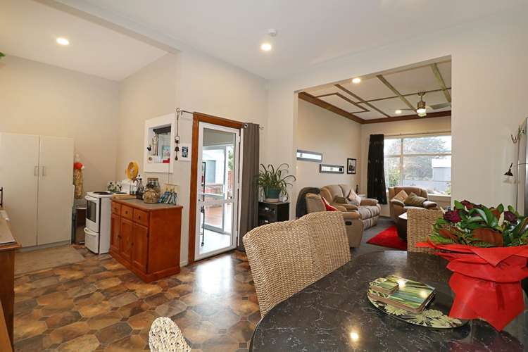 737 Queens Drive Waikiwi_8