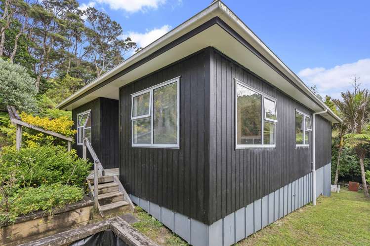 37 Upland Road Huia_16