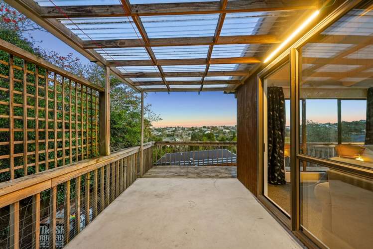 504 Beach Road Murrays Bay_15