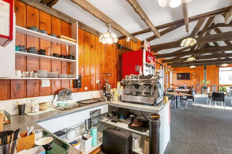 2 High Street Hunterville_20