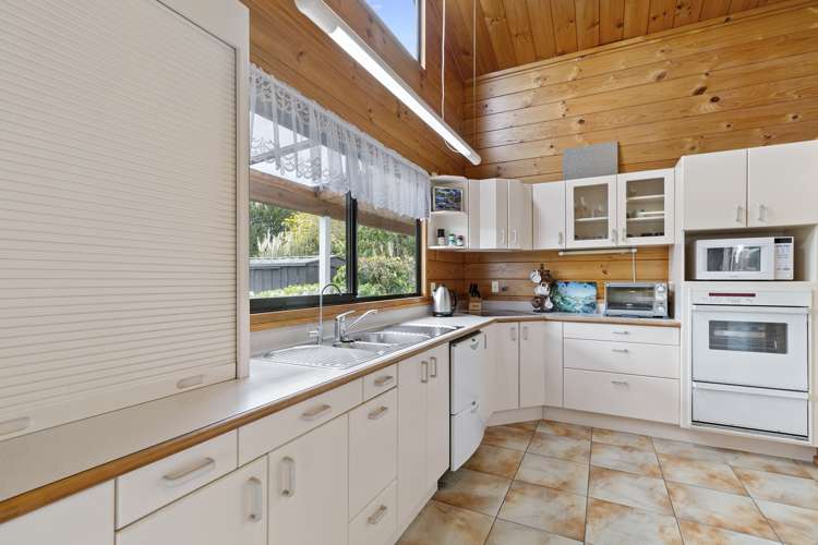 56 Thompsons Track Aongatete_10