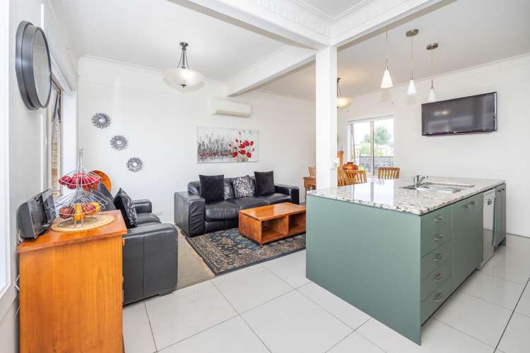 73 Cook Street Hamilton East_20