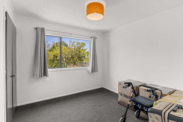 31 Beaumont Crescent Frankleigh Park_14