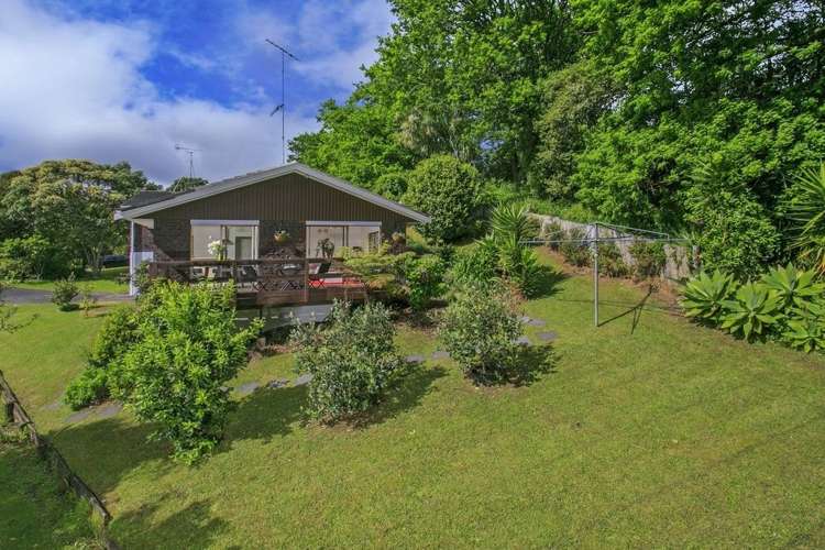 2/11 Mahuta Grove Northcote_16