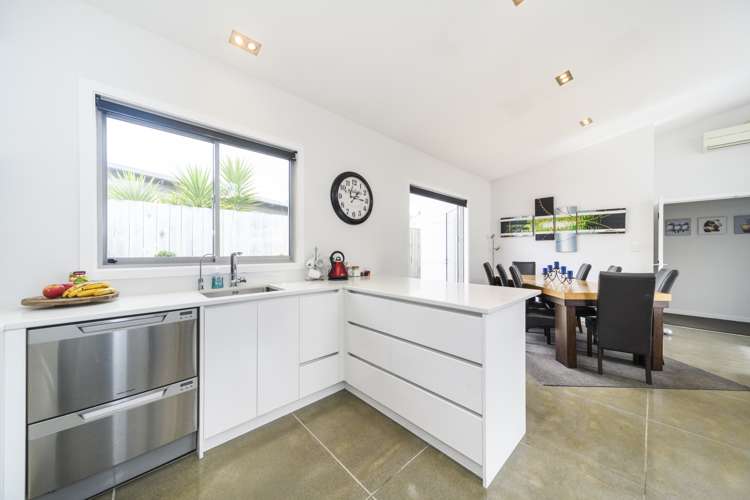 26a Ngaio Street West End_5