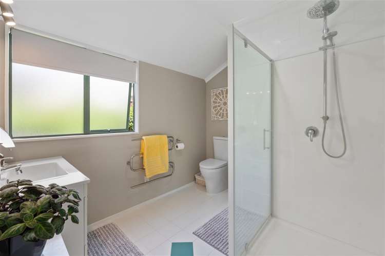 57 Basley Road Owhata_12