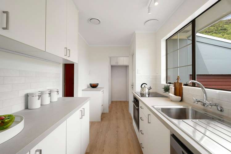 62 Antrim Crescent Wainuiomata_1