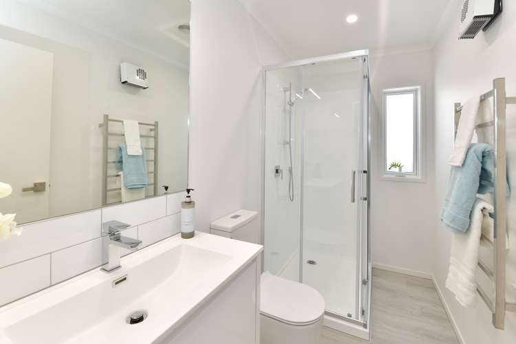 16 Forest Glen Orewa_15