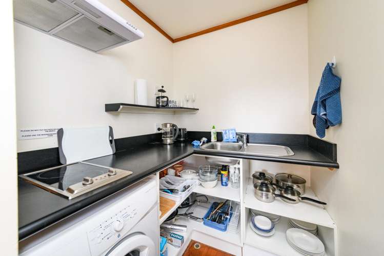 348 College Street West End_5