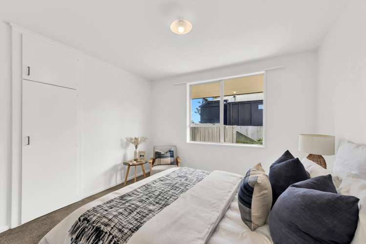 2/166 Rocking Horse Road Southshore_13