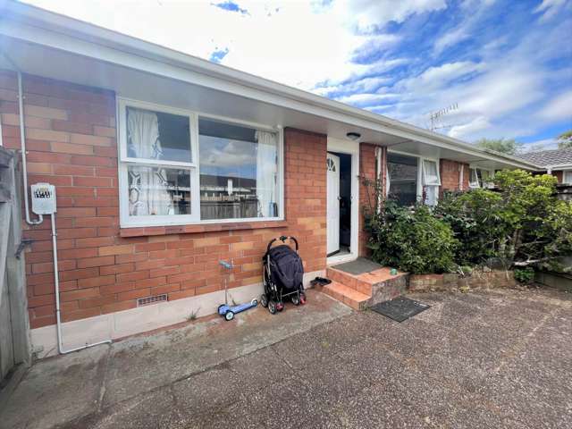 2 BEDROOM UNIT IN CONVENIENT LOCATION