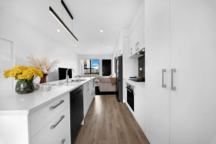 12/60 Kelman Road Kelston_7