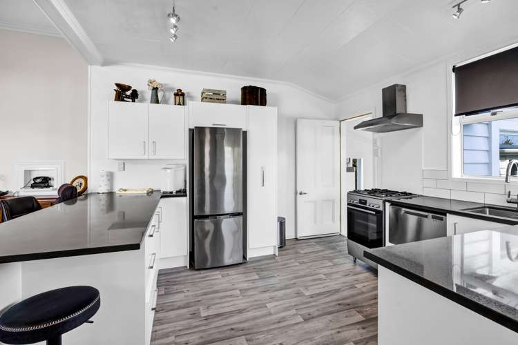 36 Tawhiti Road Hawera_7