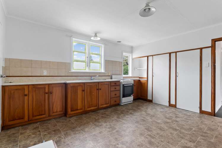 62 Beach Road Pahurehure_9