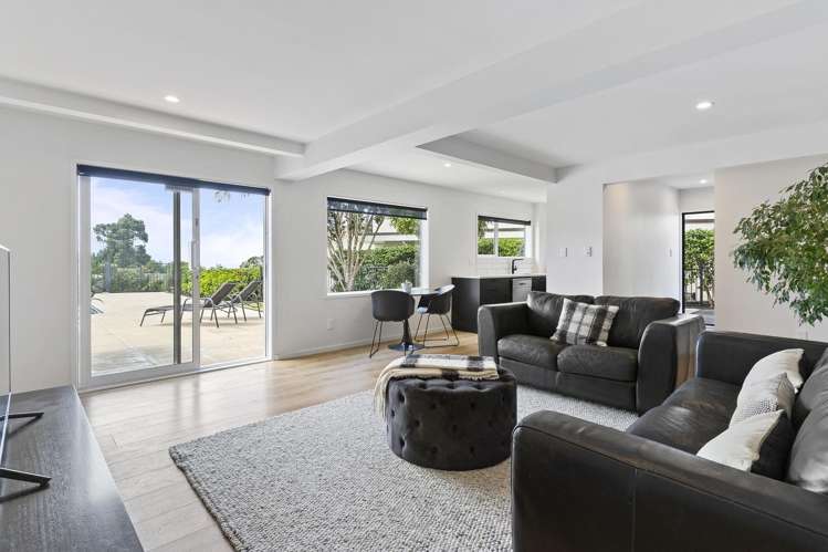 73 Churchill Road Murrays Bay_18