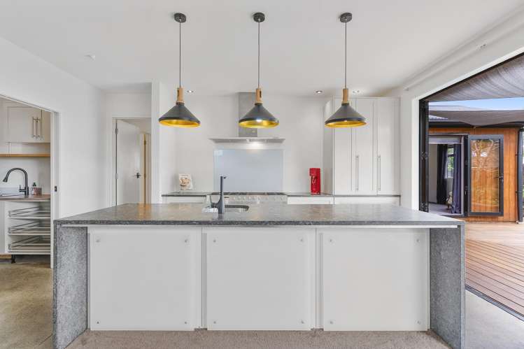 2/10 Etherton Drive Weymouth_3